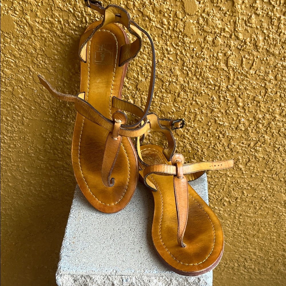 Authentic Frye Rachel T Leather Sandal